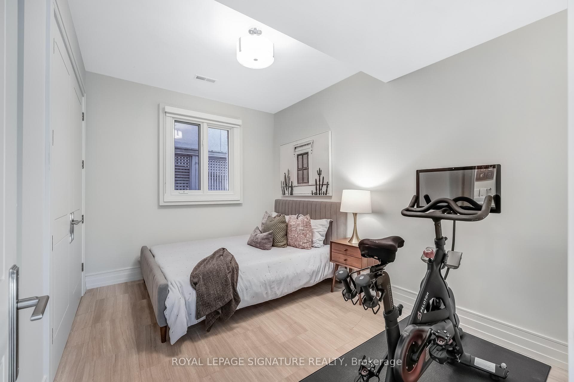 15 Delavan Avenue photo 27