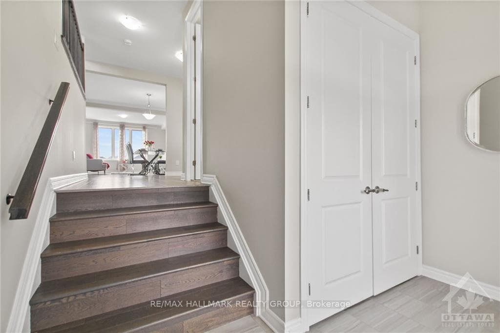 146 DISCOVERY Crescent photo 6