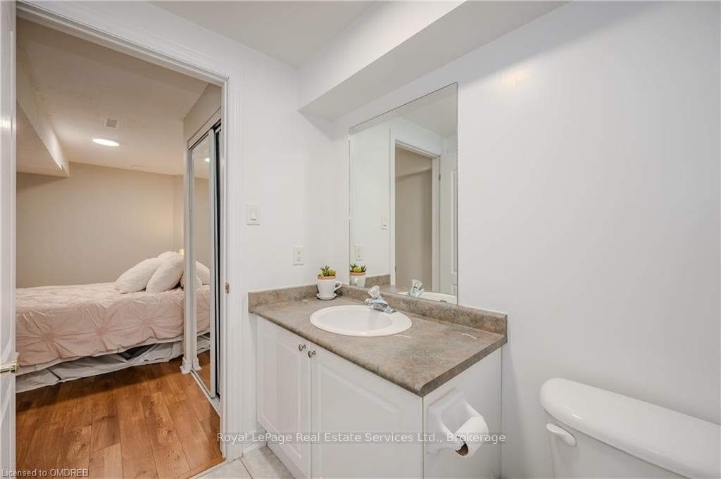 1050 GRAND Boulevard Unit 23 photo 27