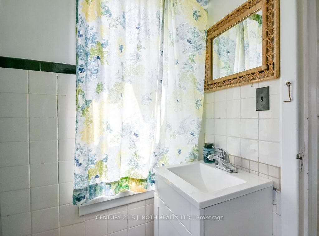 21 BENNER Street photo 15