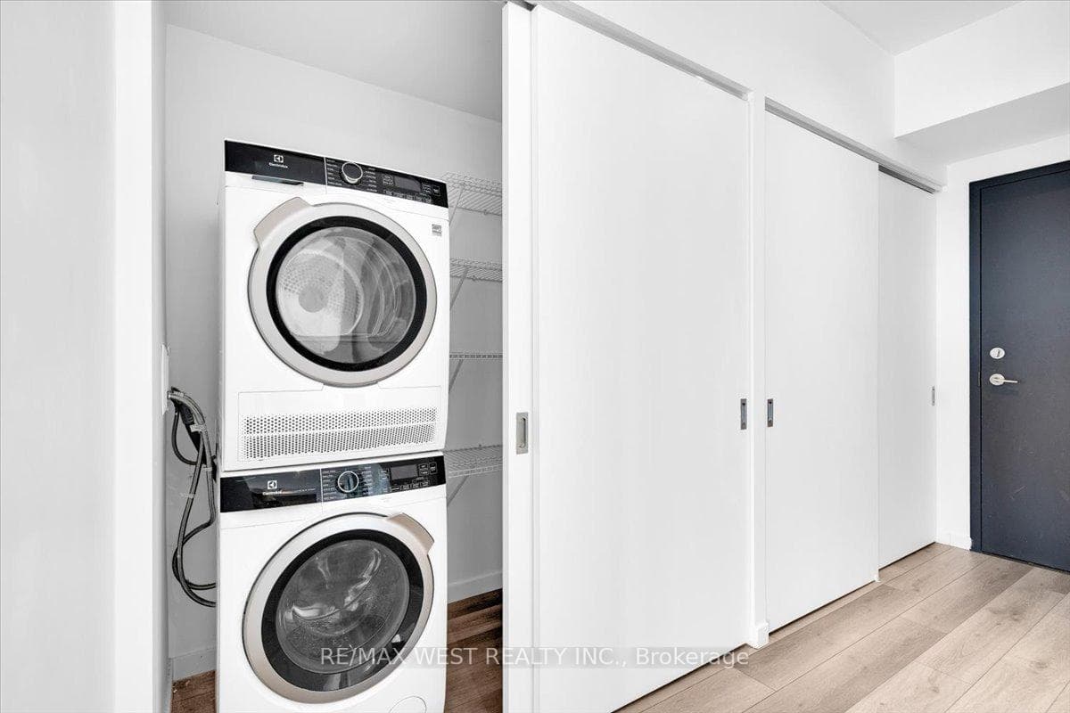 7 Smith Crescent Unit 616 photo 17