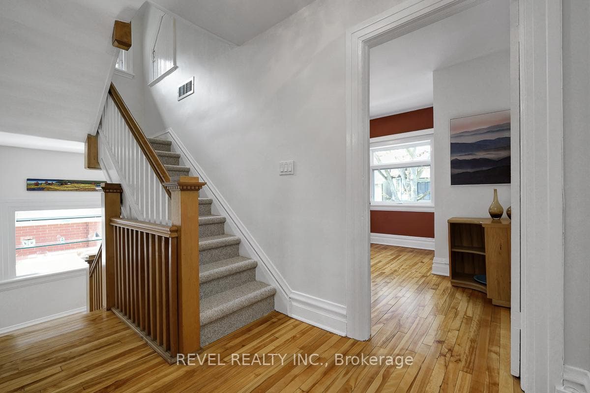 28 Broadway Avenue photo 22