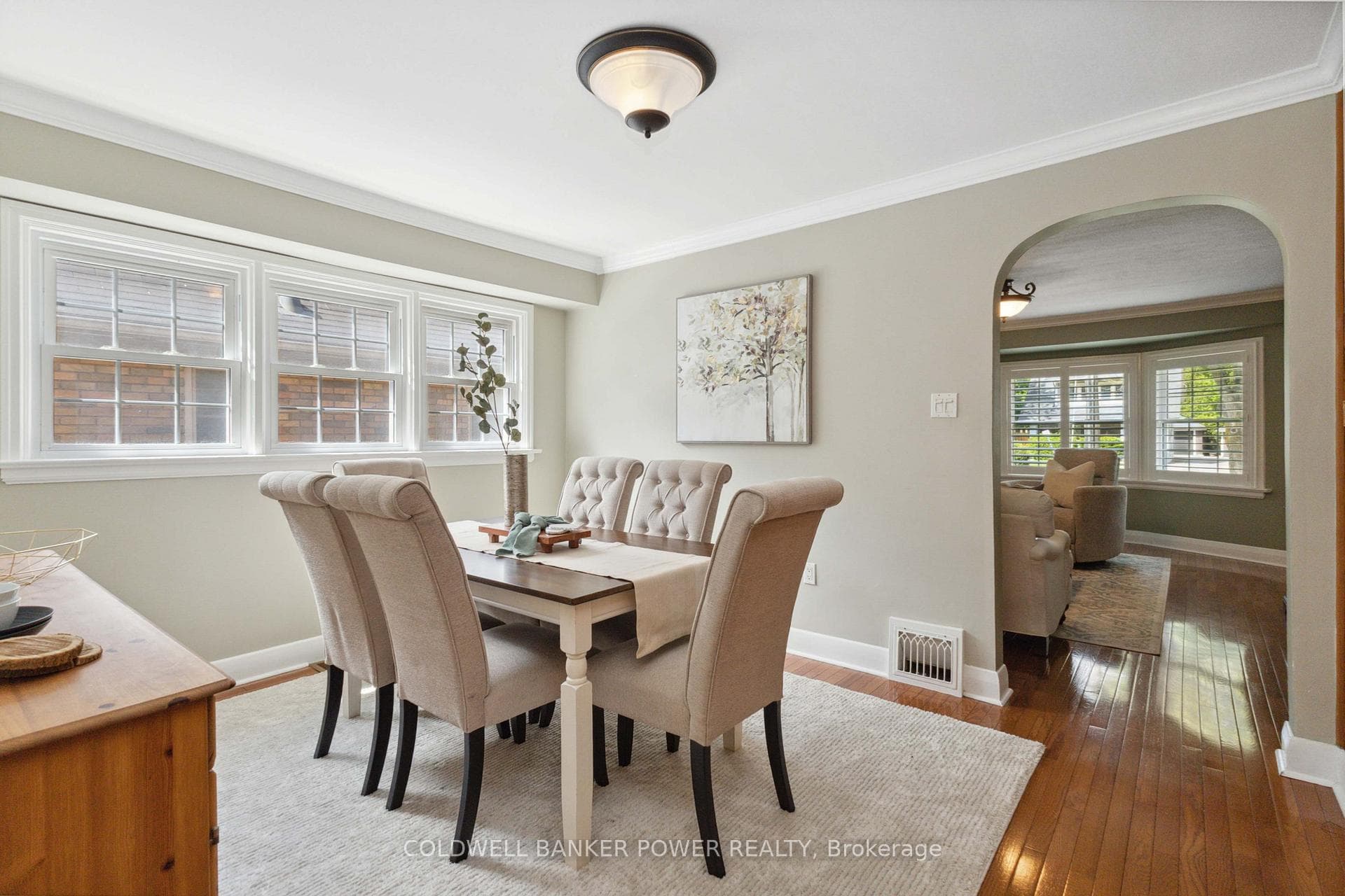 552 St George Street photo 12