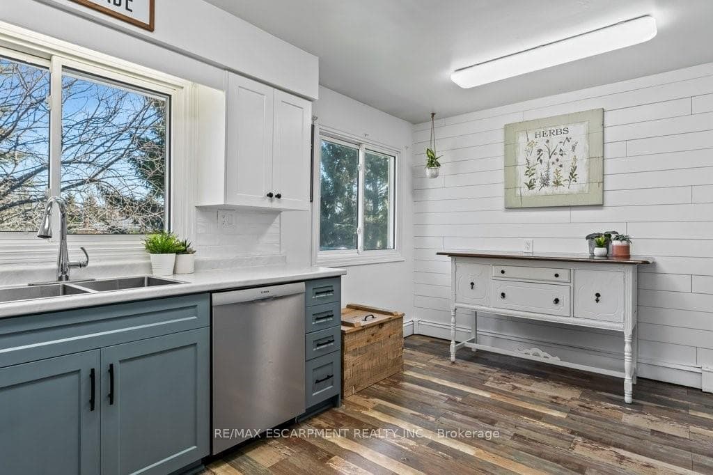 9793 Dickenson Road photo 11