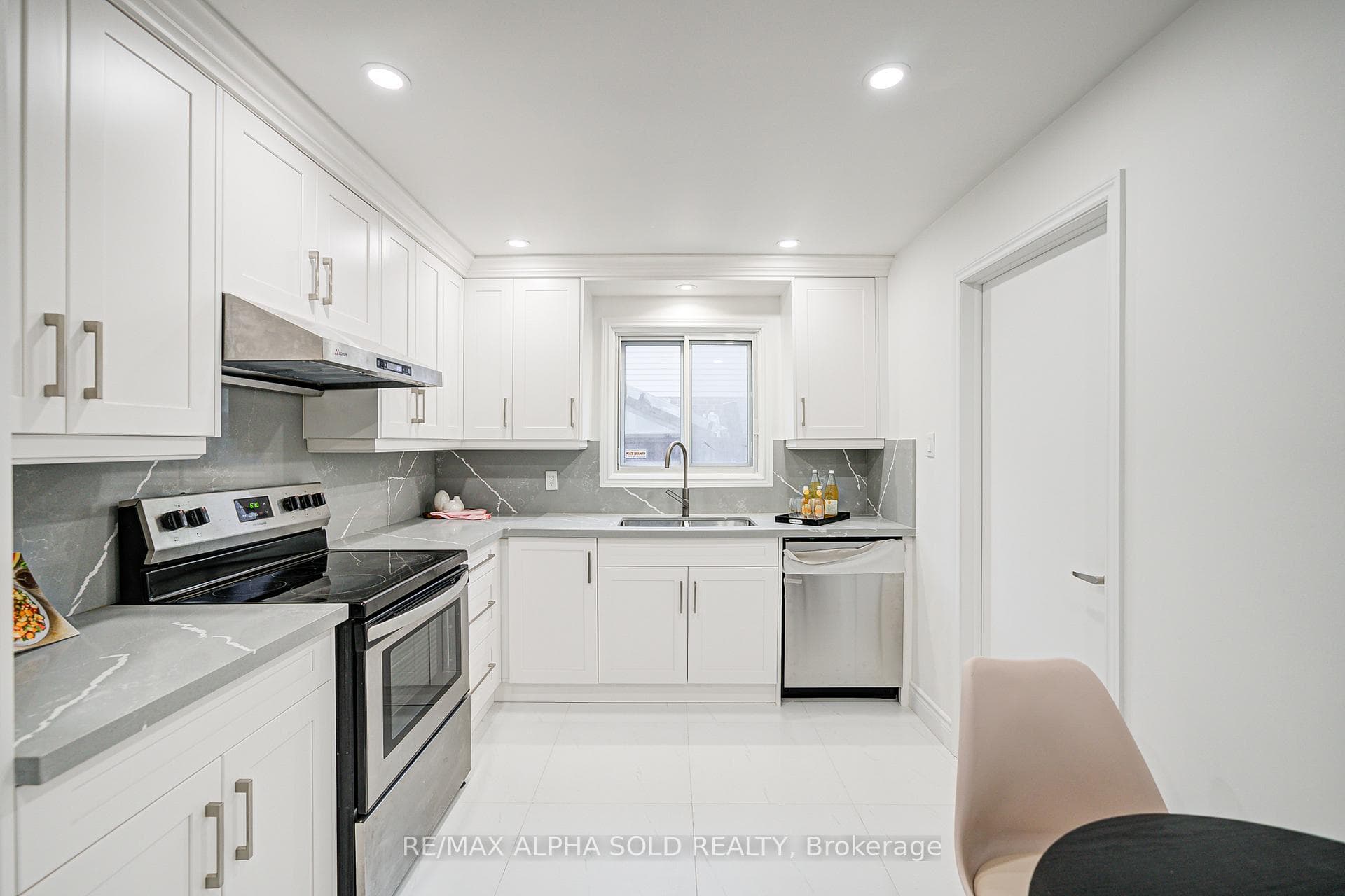 18 Copthorne Avenue photo 15