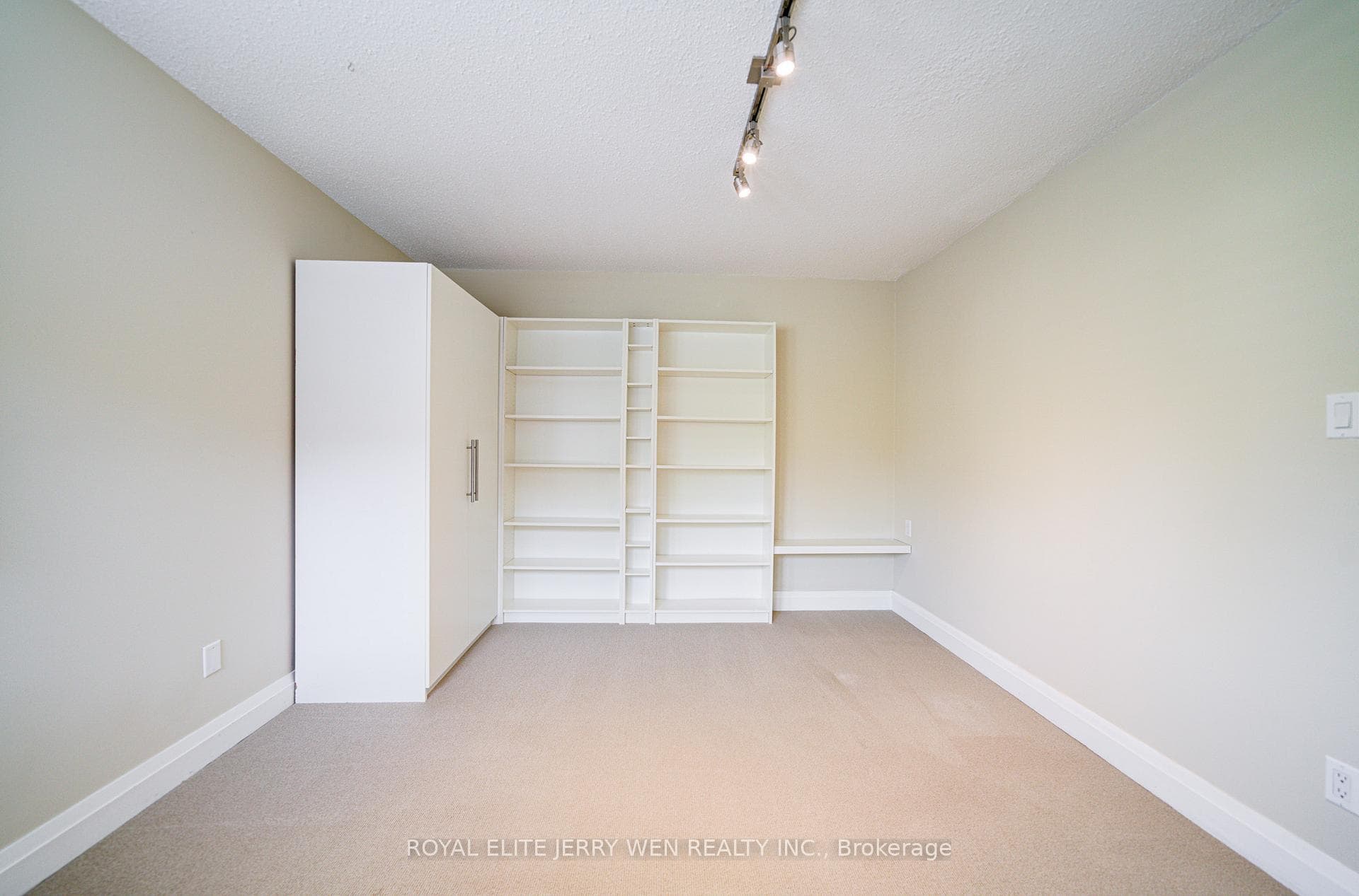 36 Cheval Drive photo 30