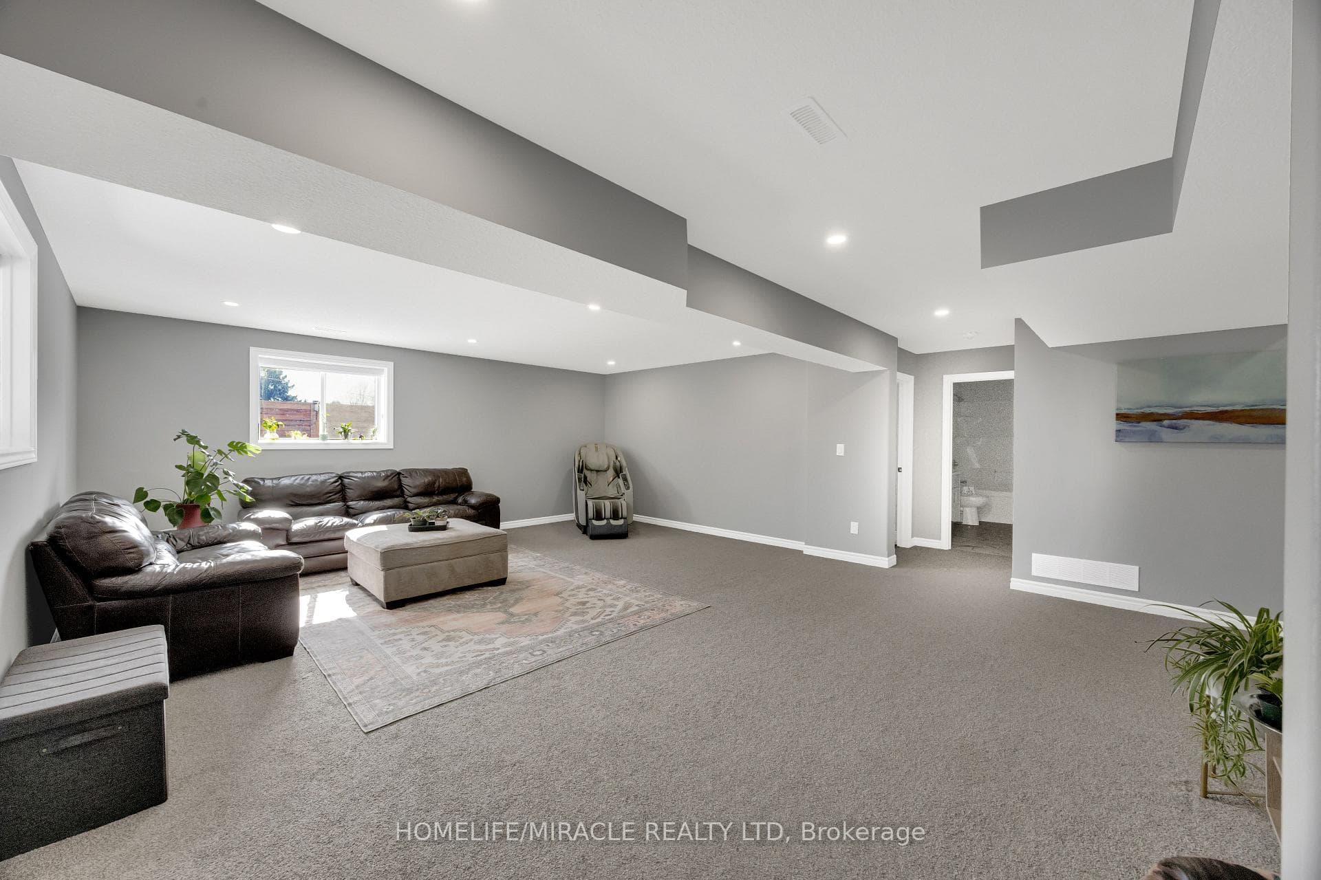 78 Matheson Crescent photo 31