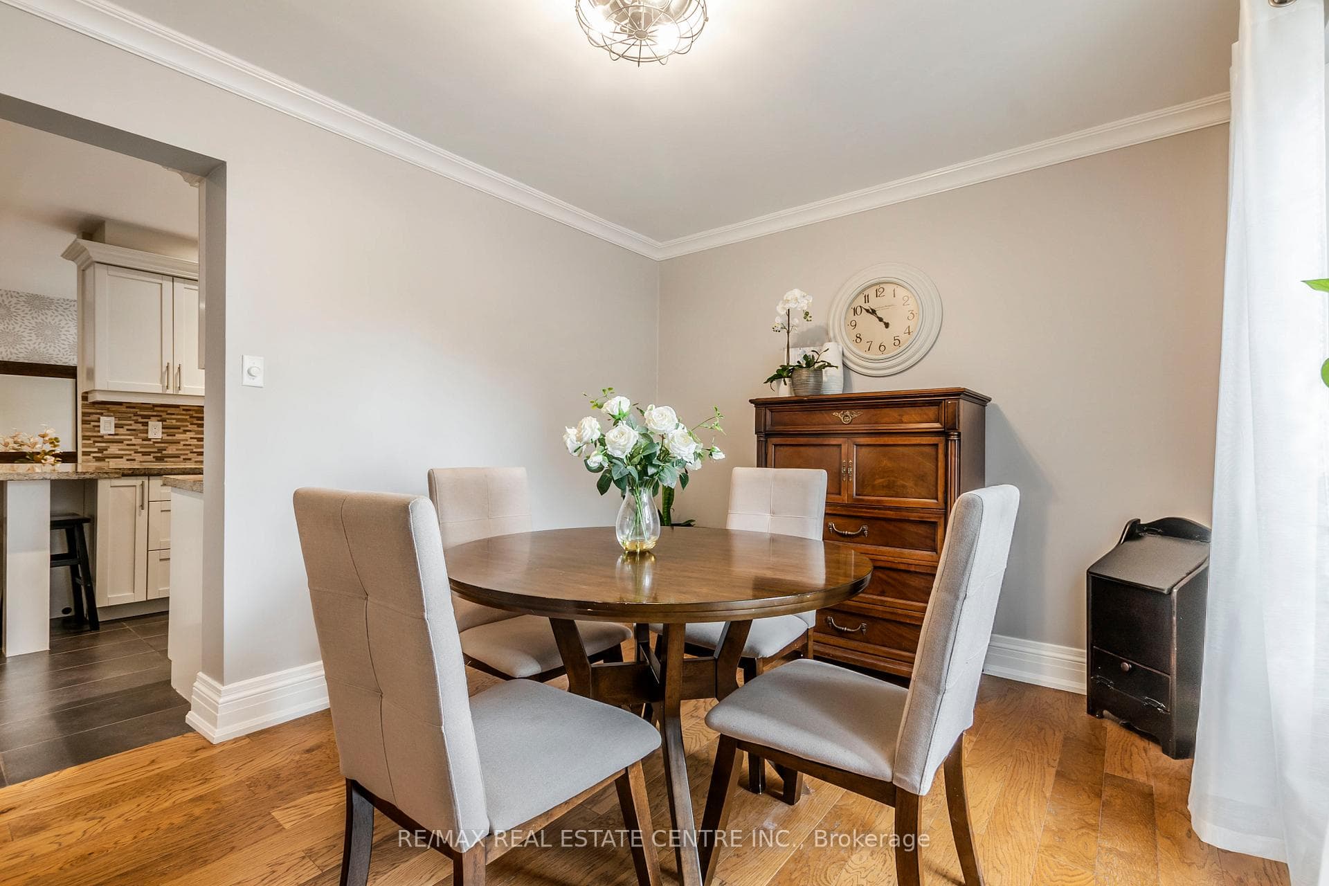 481 Bell Street photo 12