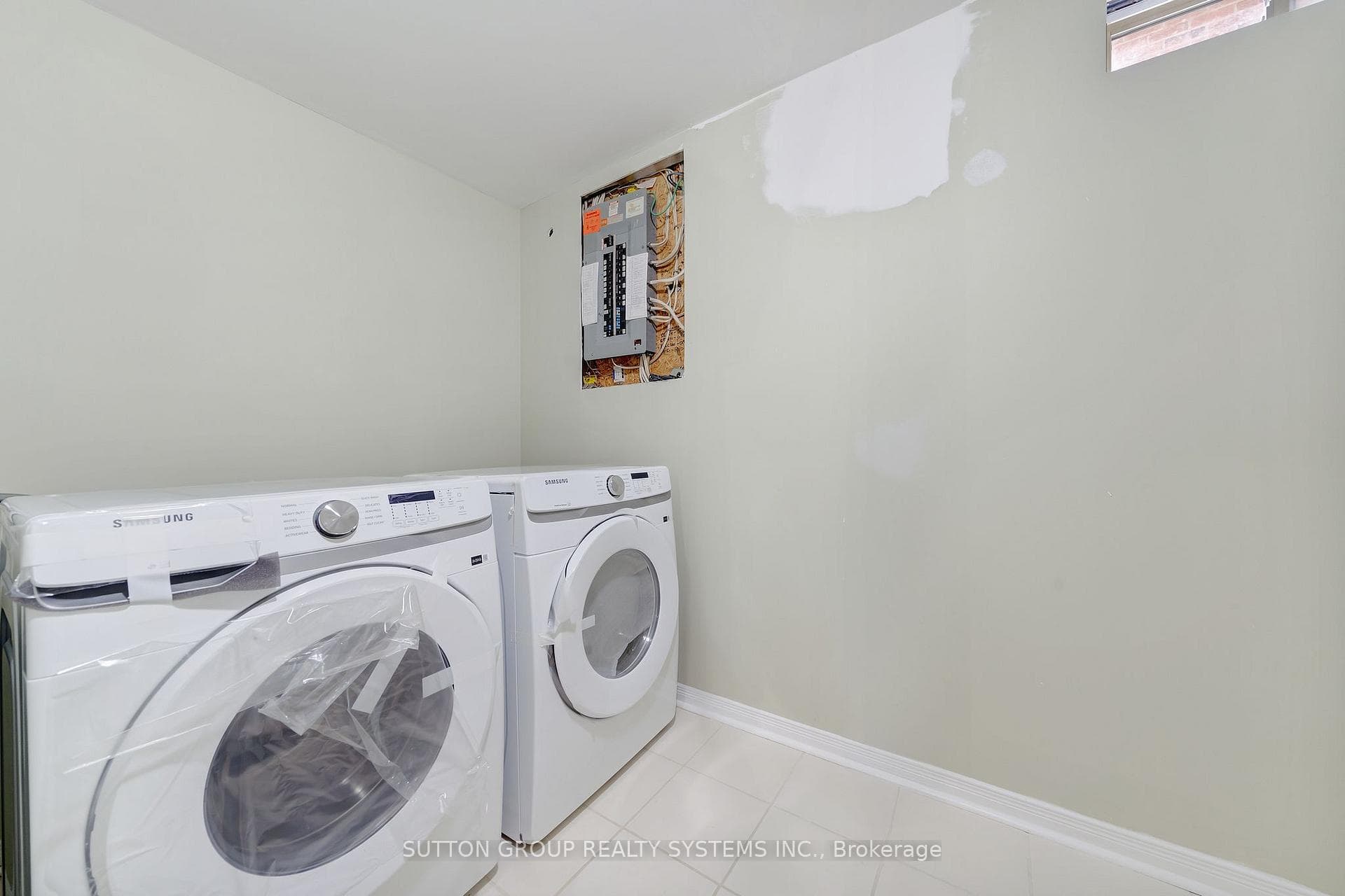 56 Ballard Crescent Unit Lower photo 23