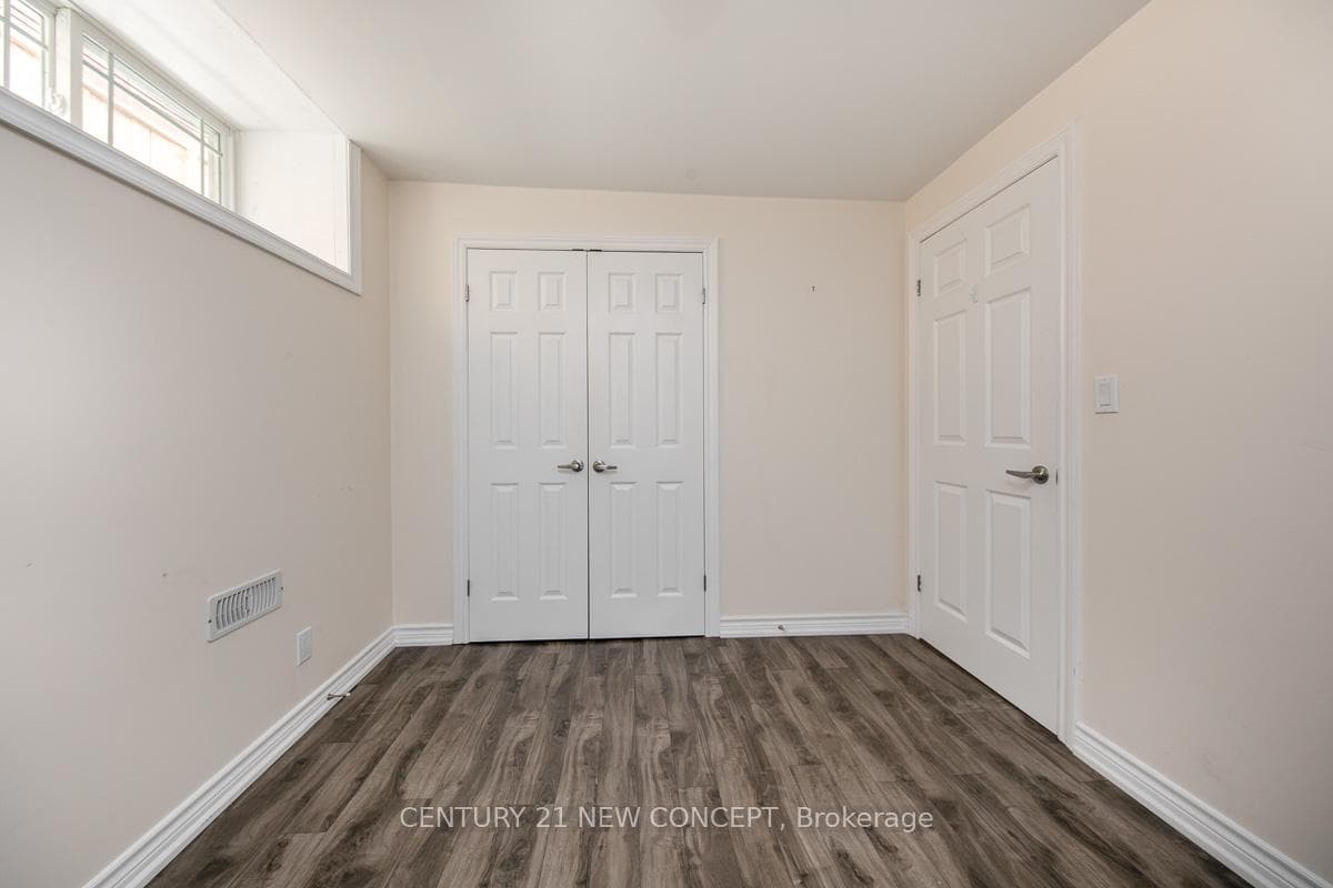 157 Walmer Road Unit #1-Basement photo 11