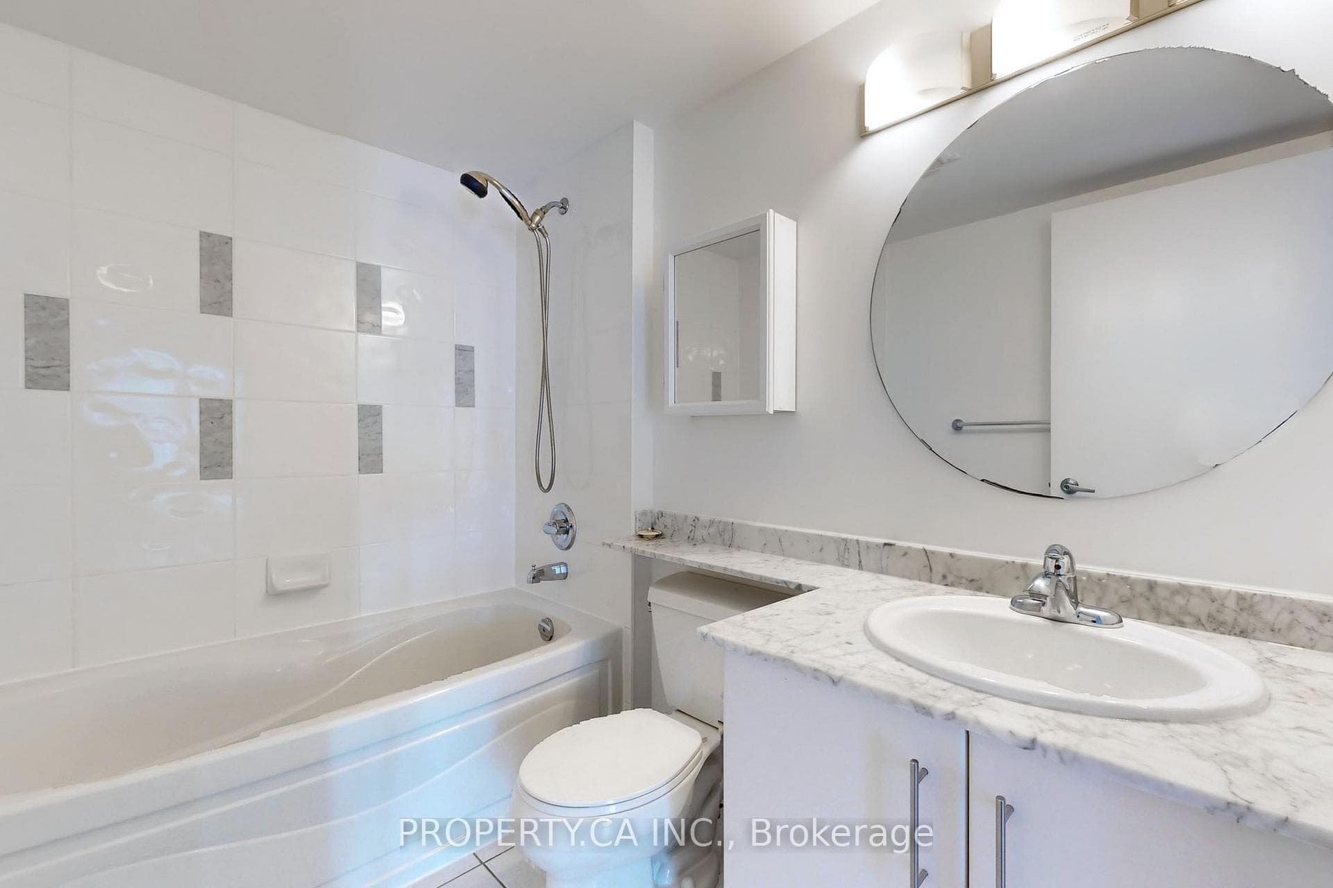 16 Yonge Street Unit 1701 photo 7