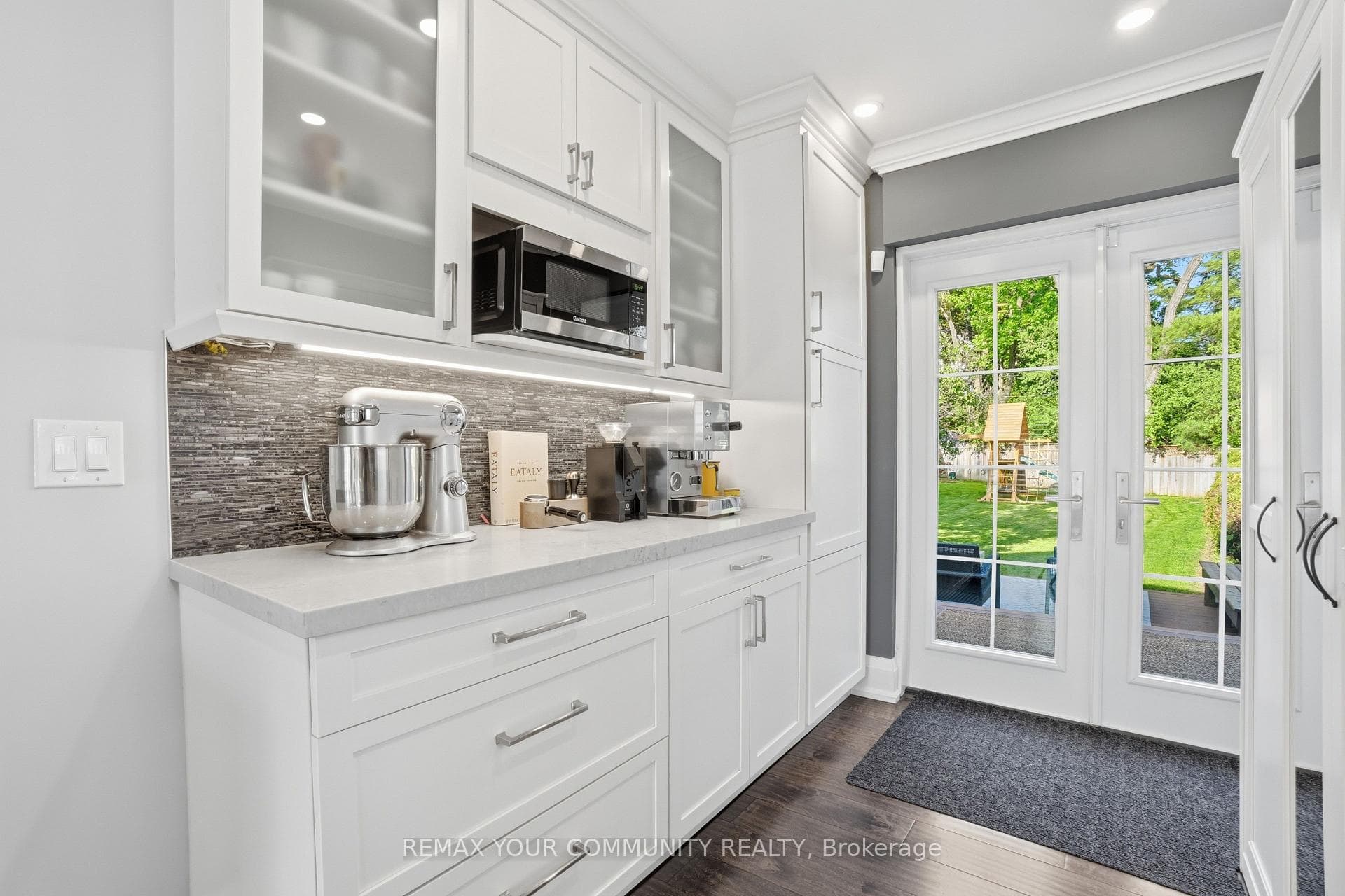 1445 Islington Avenue photo 9