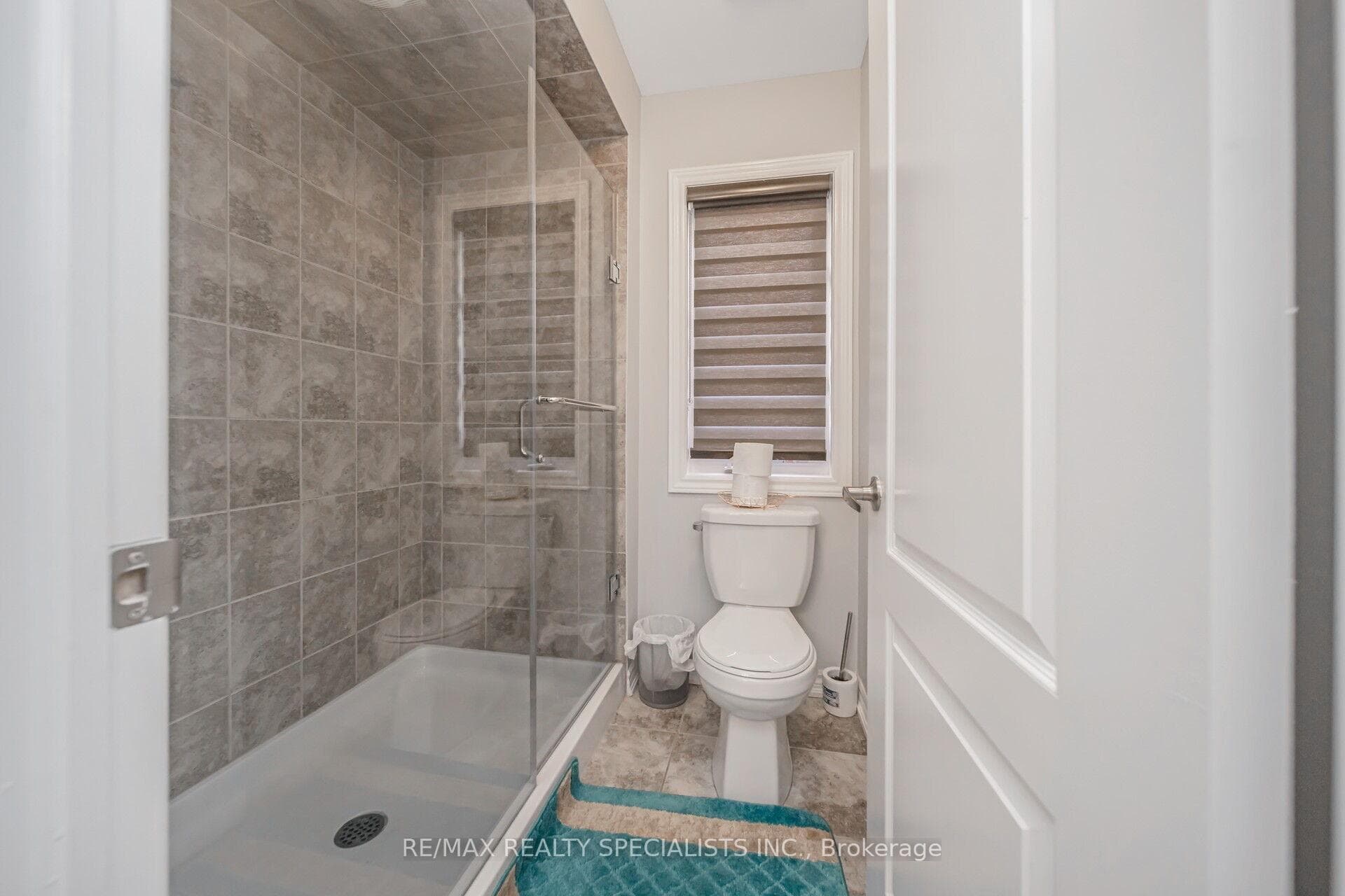 46 Valleybrook Crescent photo 25