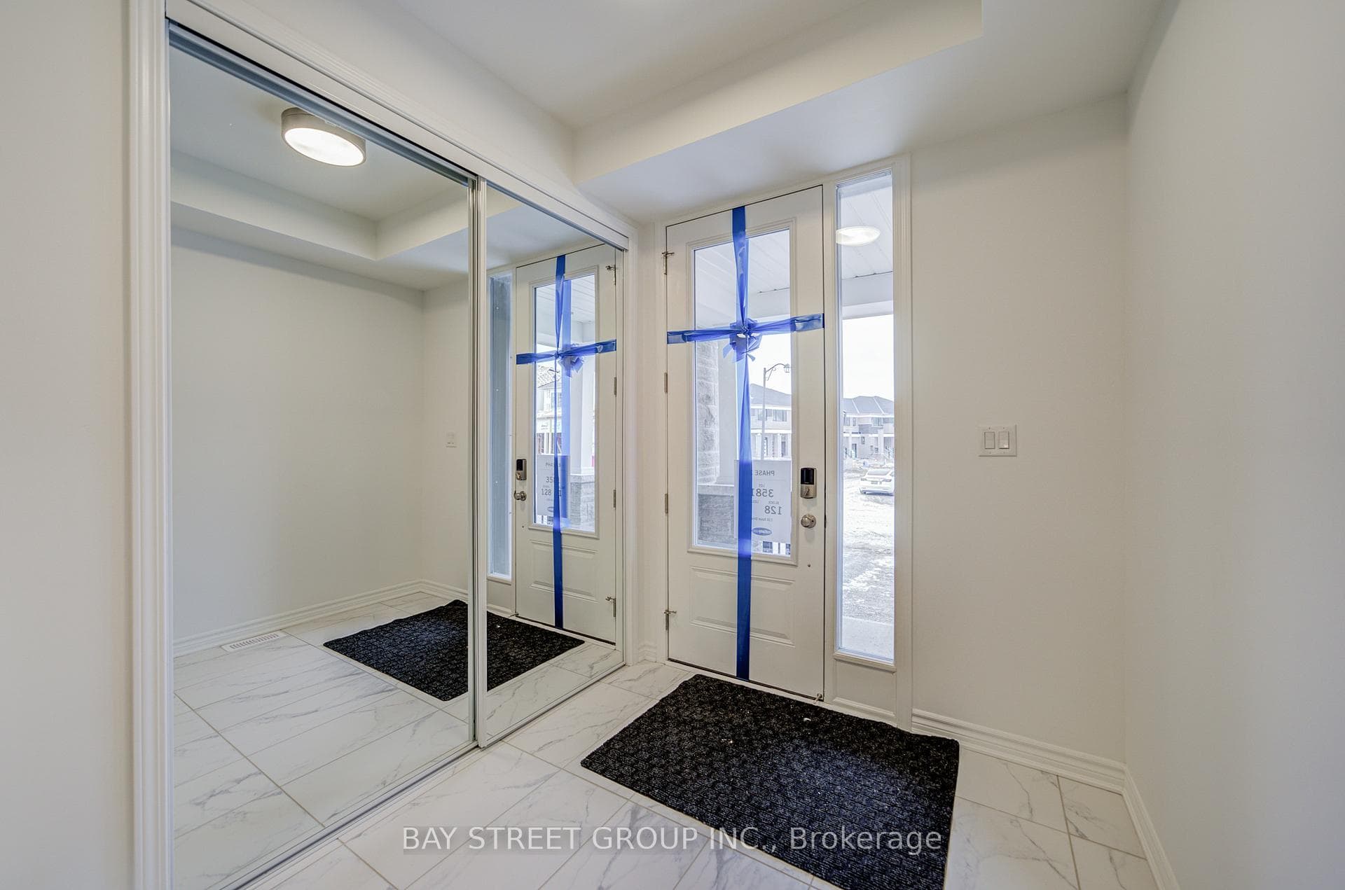118 Azure Drive photo 2