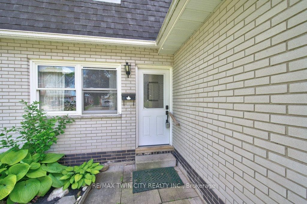 87 Charles Best Place photo 5