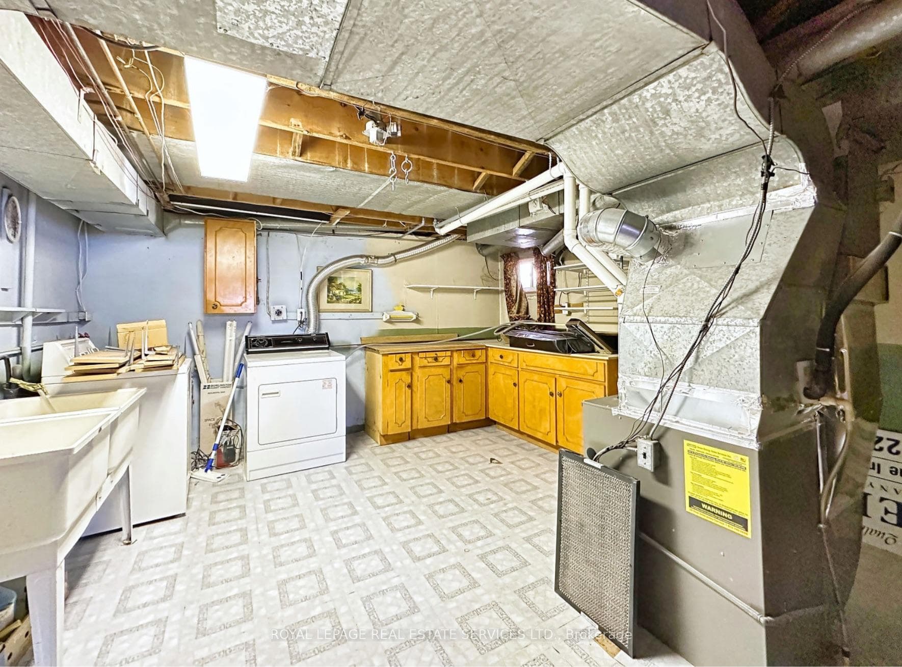 Huge laundry/ utility room