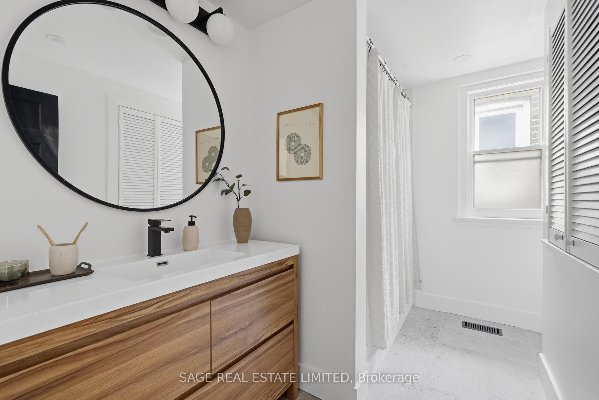 271 Silver Birch Avenue photo 21