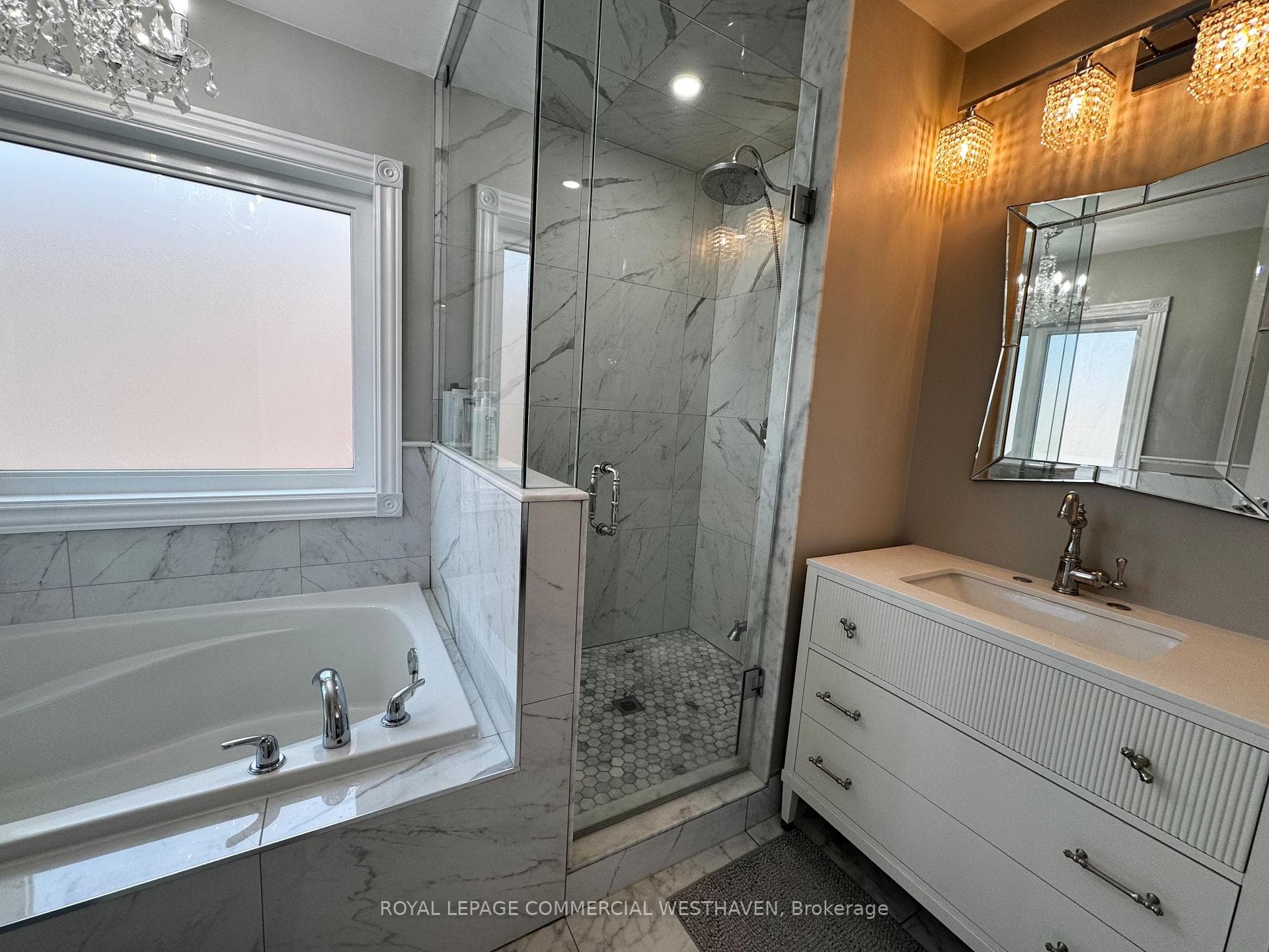 38 Warbler Avenue photo 18