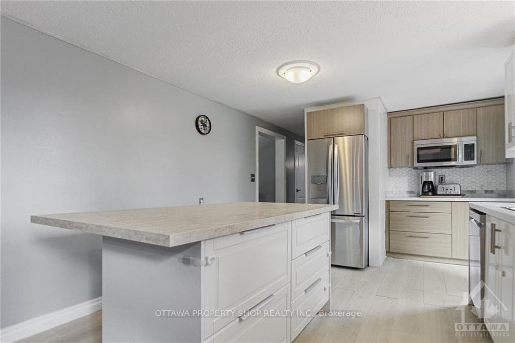 407 JOSEPH Street photo 4