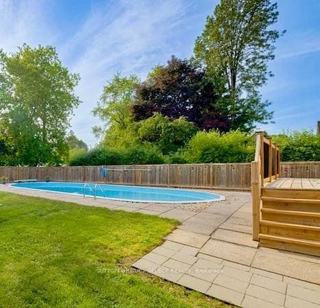 HUGE LOT! HUGE INGROUND POOL!