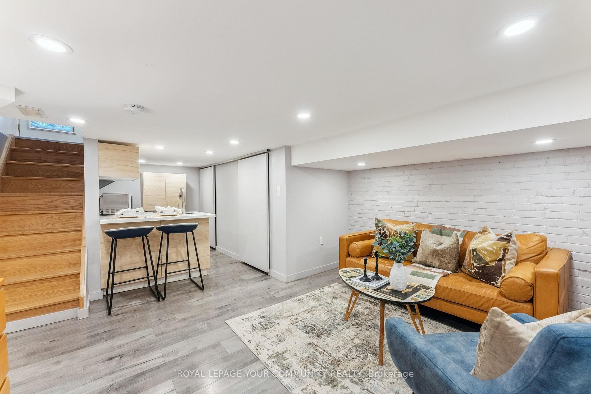 12 Lamb Avenue photo 32