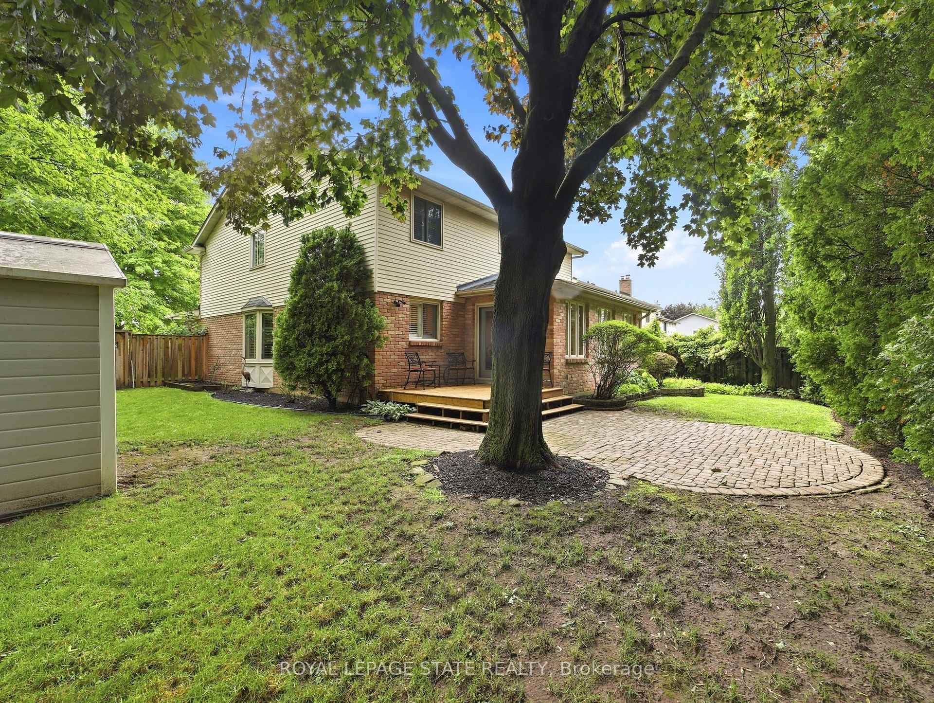 2 Charterhouse Crescent photo 45