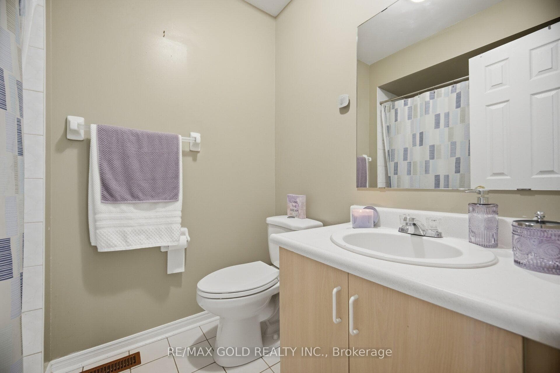 2ND FLOOR WASHROOM