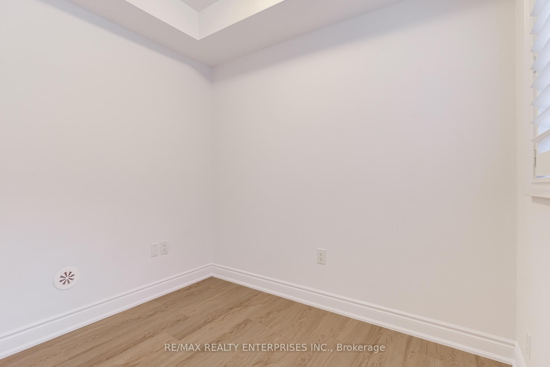 290 Royalton Common Unit 65 photo 4
