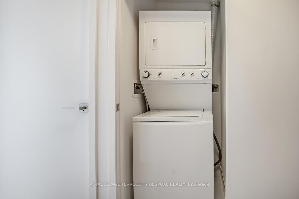 98 Lillian Street Unit 1017 photo 23