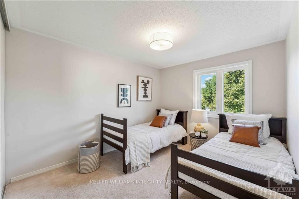7 WINDHURST Drive photo 17