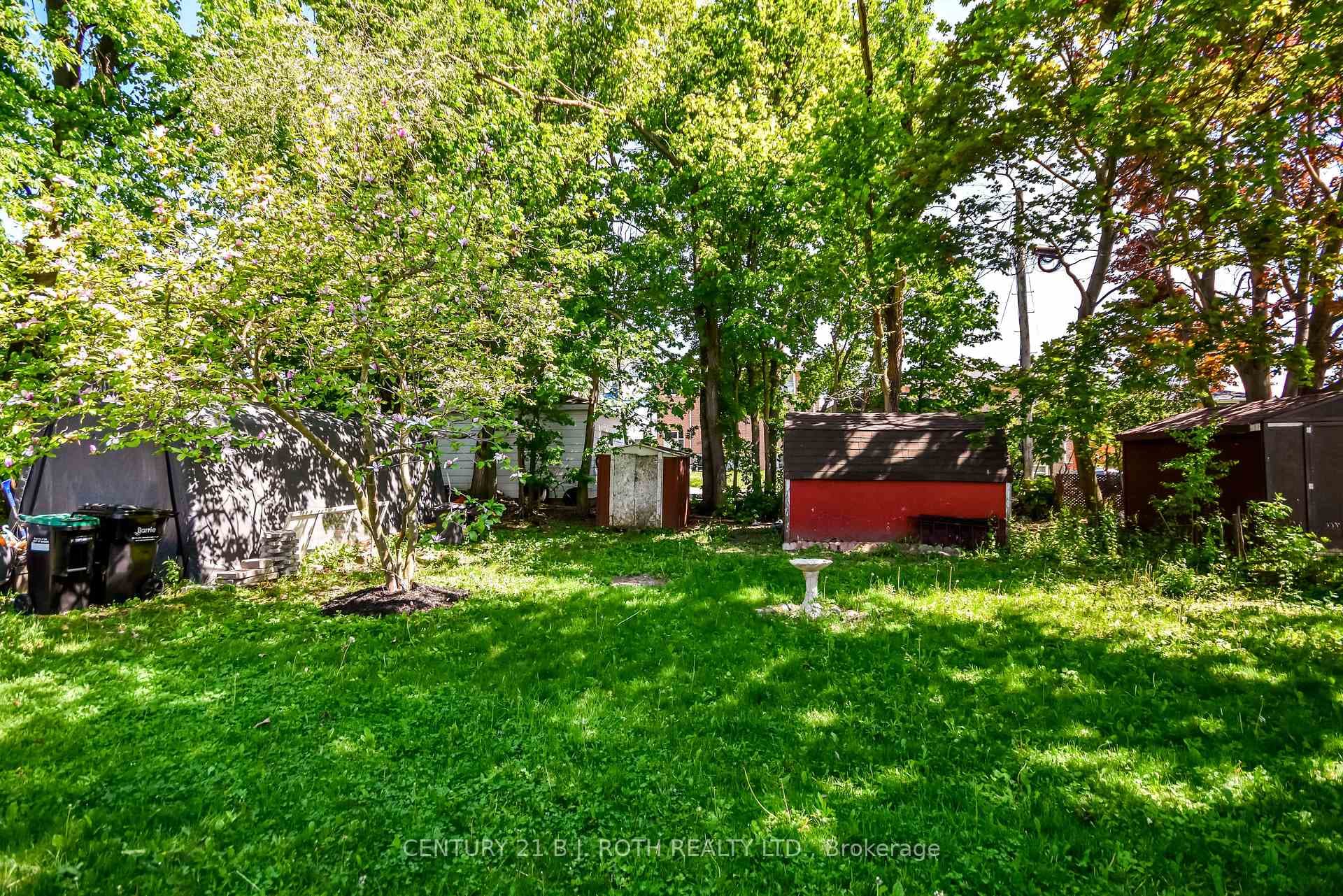 223 Wellington Street photo 33