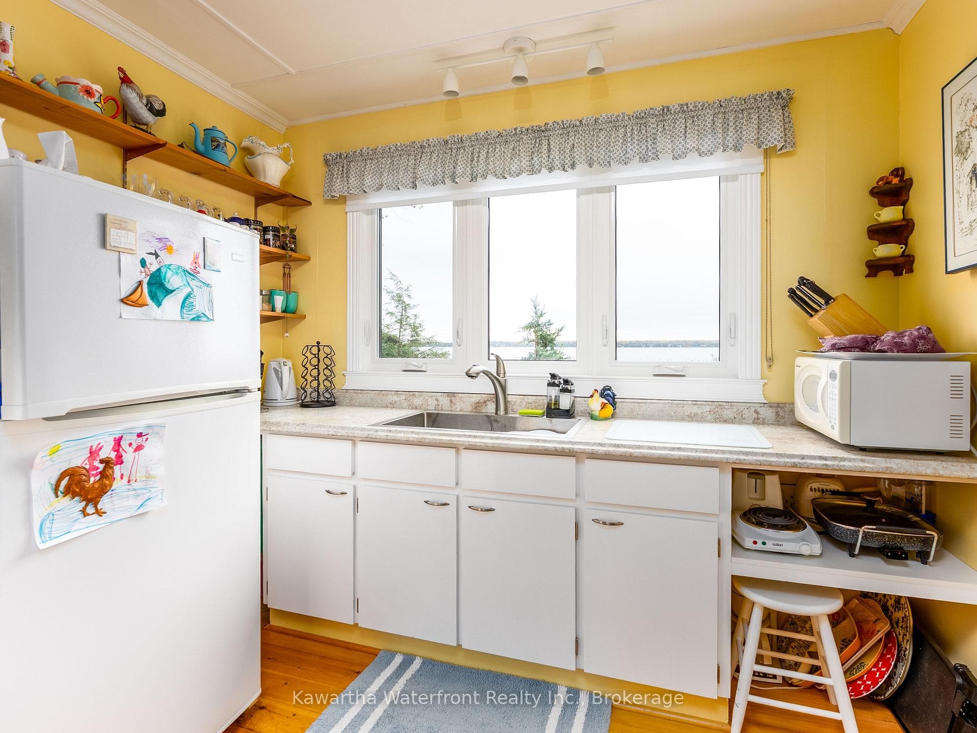 Guest Cottage Kitchen