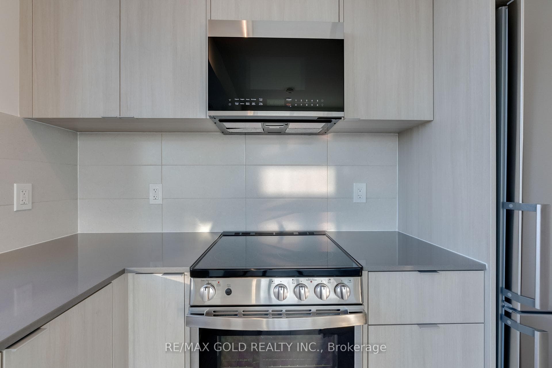 2088 James Street Unit 803 photo 16