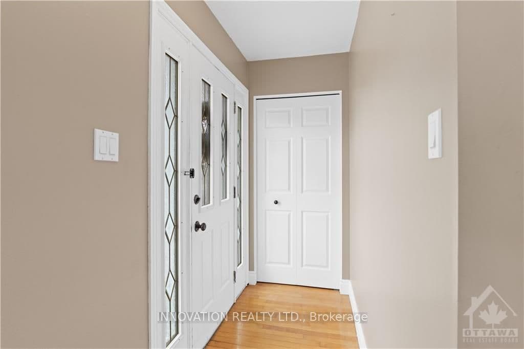 2216 BICKERTON Avenue photo 9