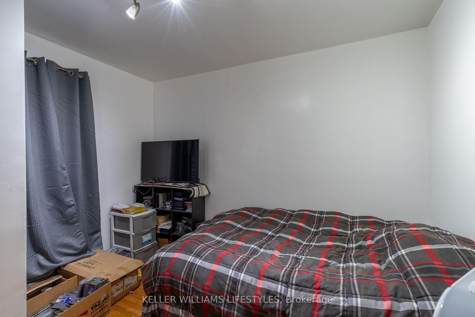 423 Paterson Avenue photo 9