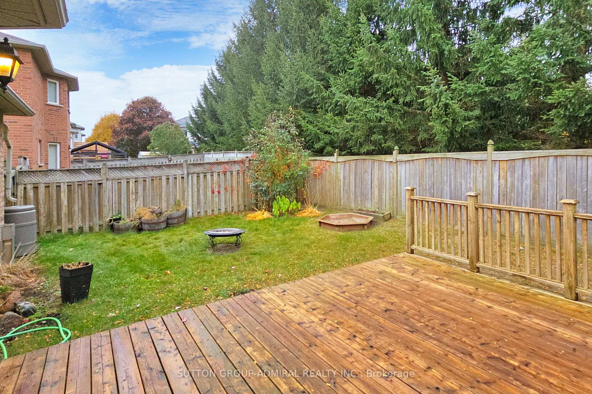 15 Leslie Avenue photo 27