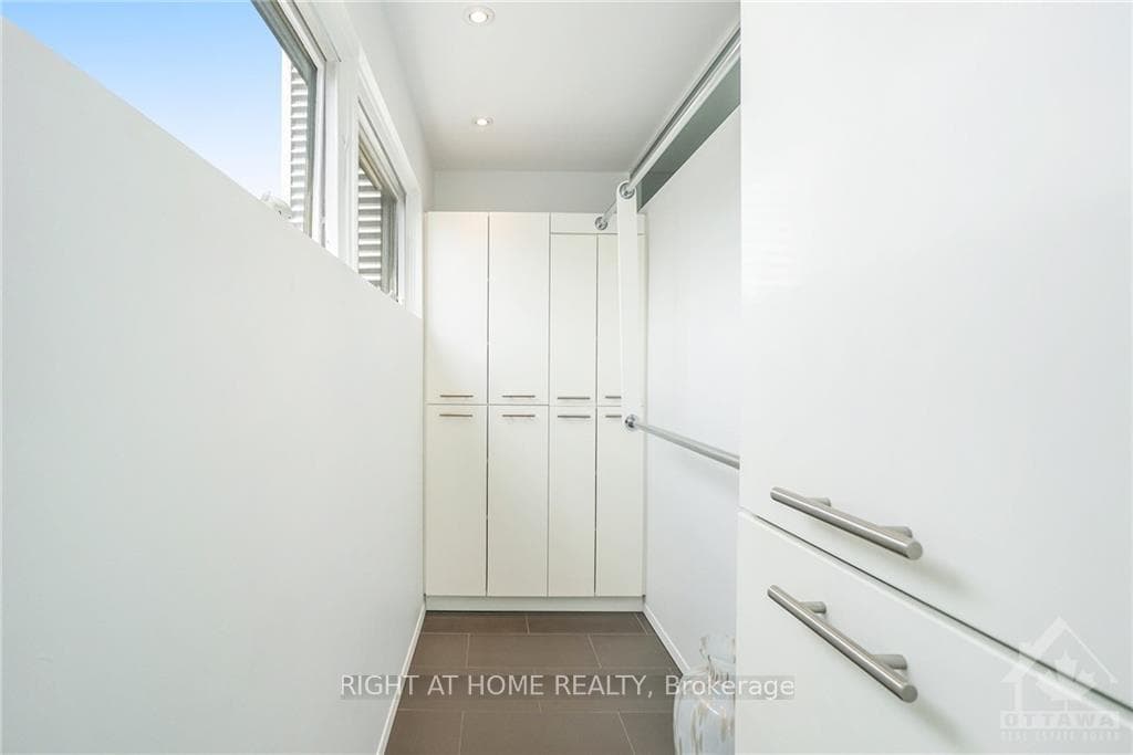 121 ARMSTRONG Street Unit A photo 22