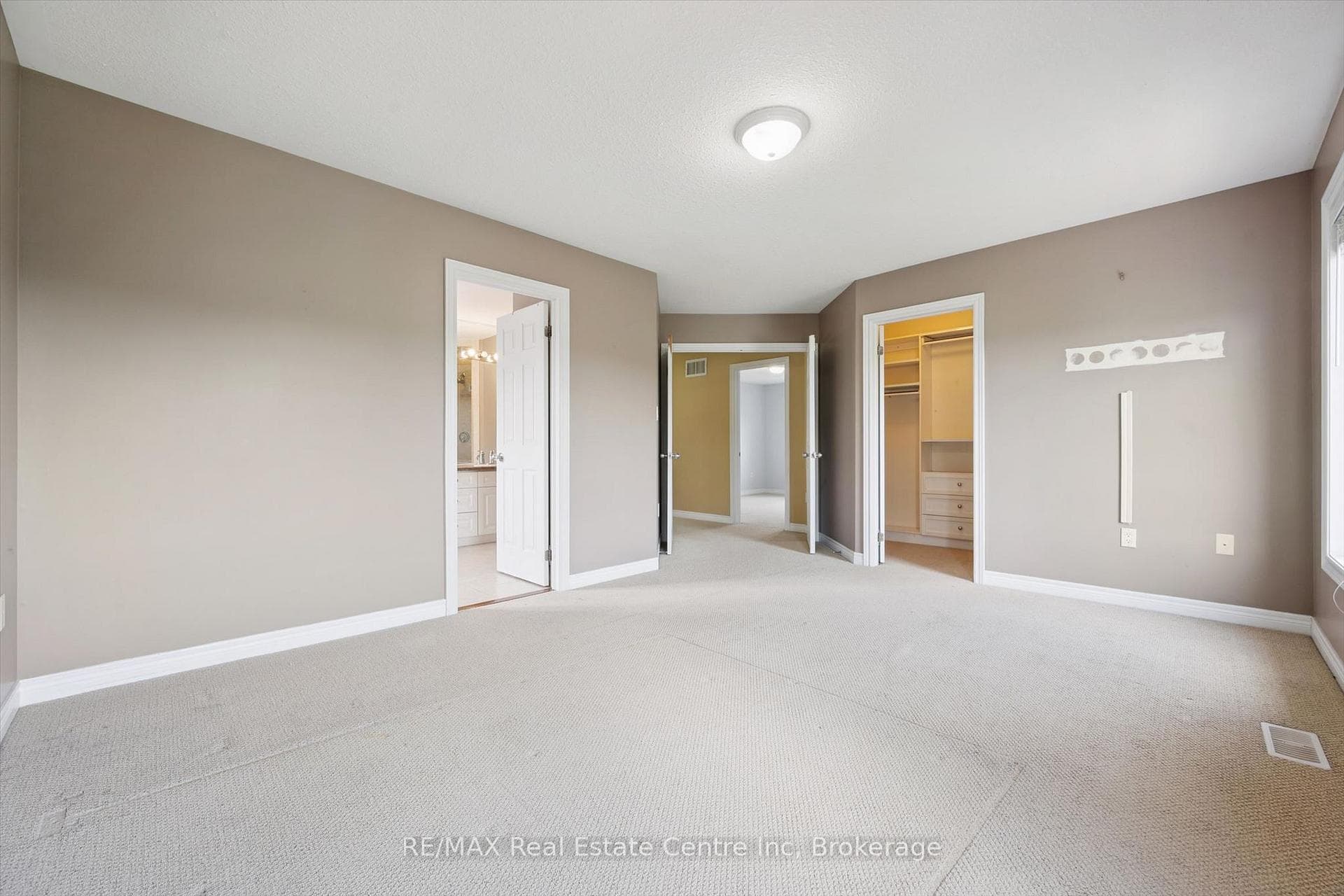 164 MacLennan Street photo 23