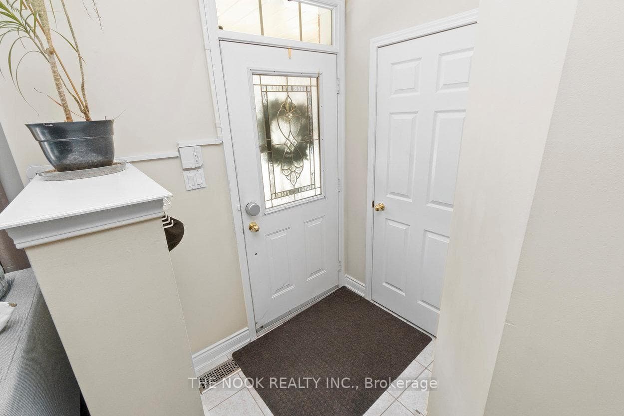 50 Torr Lane photo 4