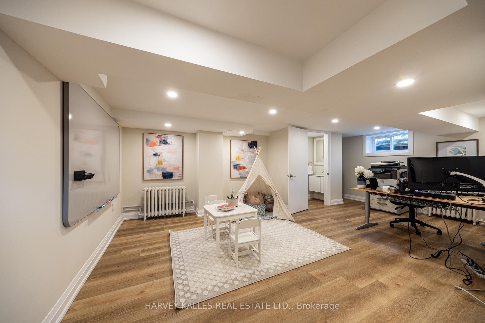 370 St Clements Avenue photo 35