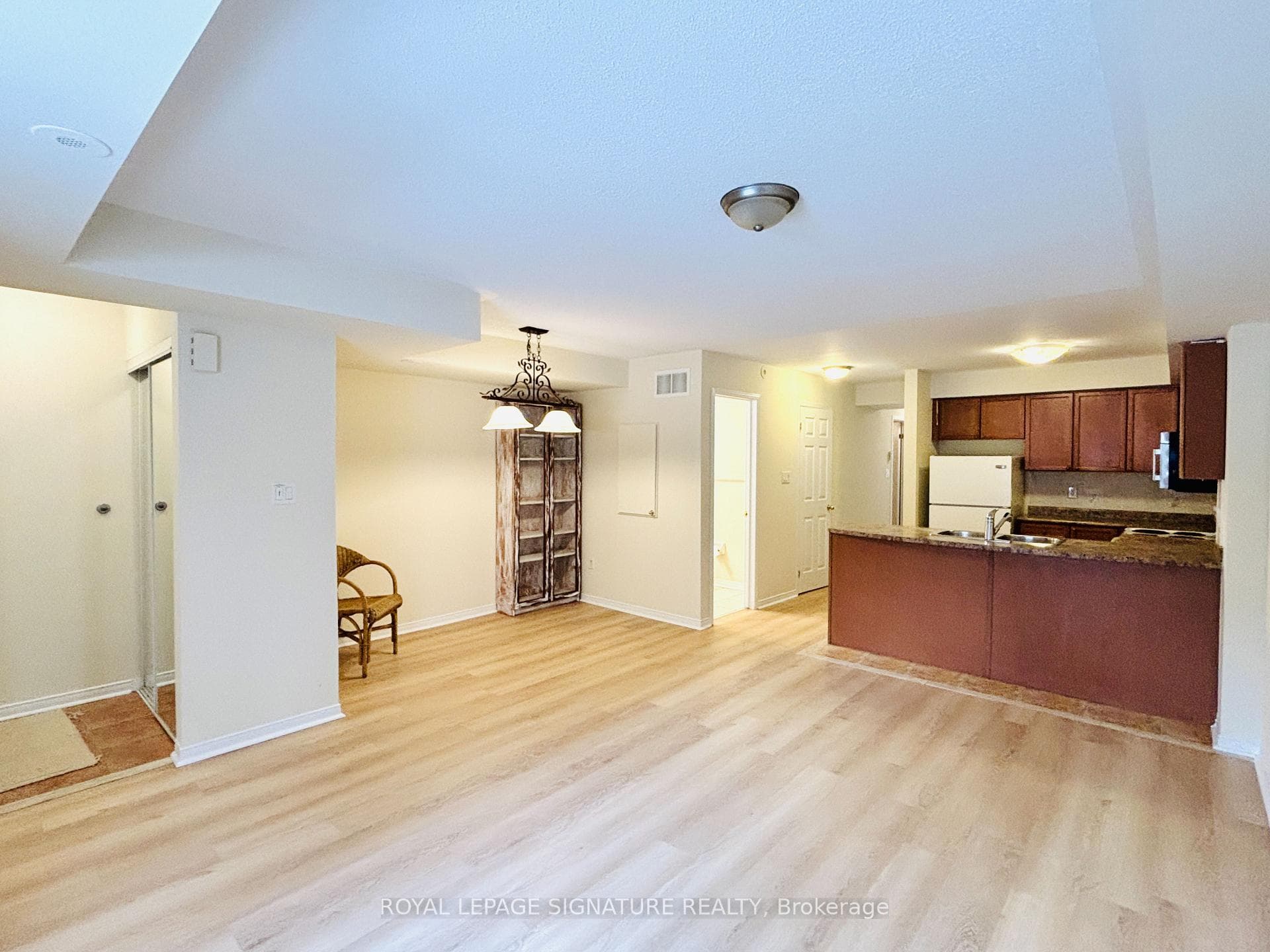 308 John Street Unit 110 photo 4