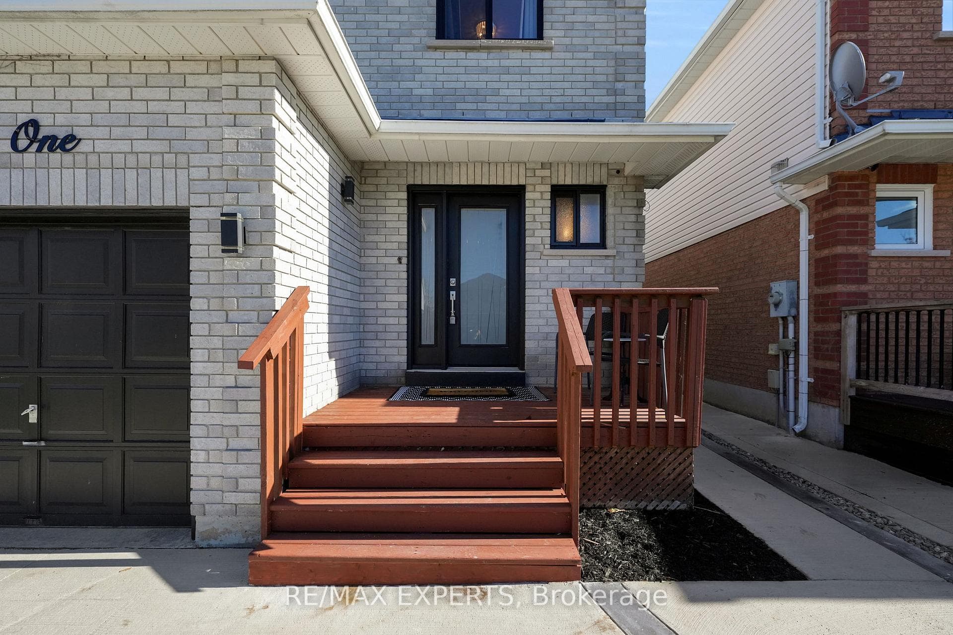 51 Mcknight Crescent photo 4