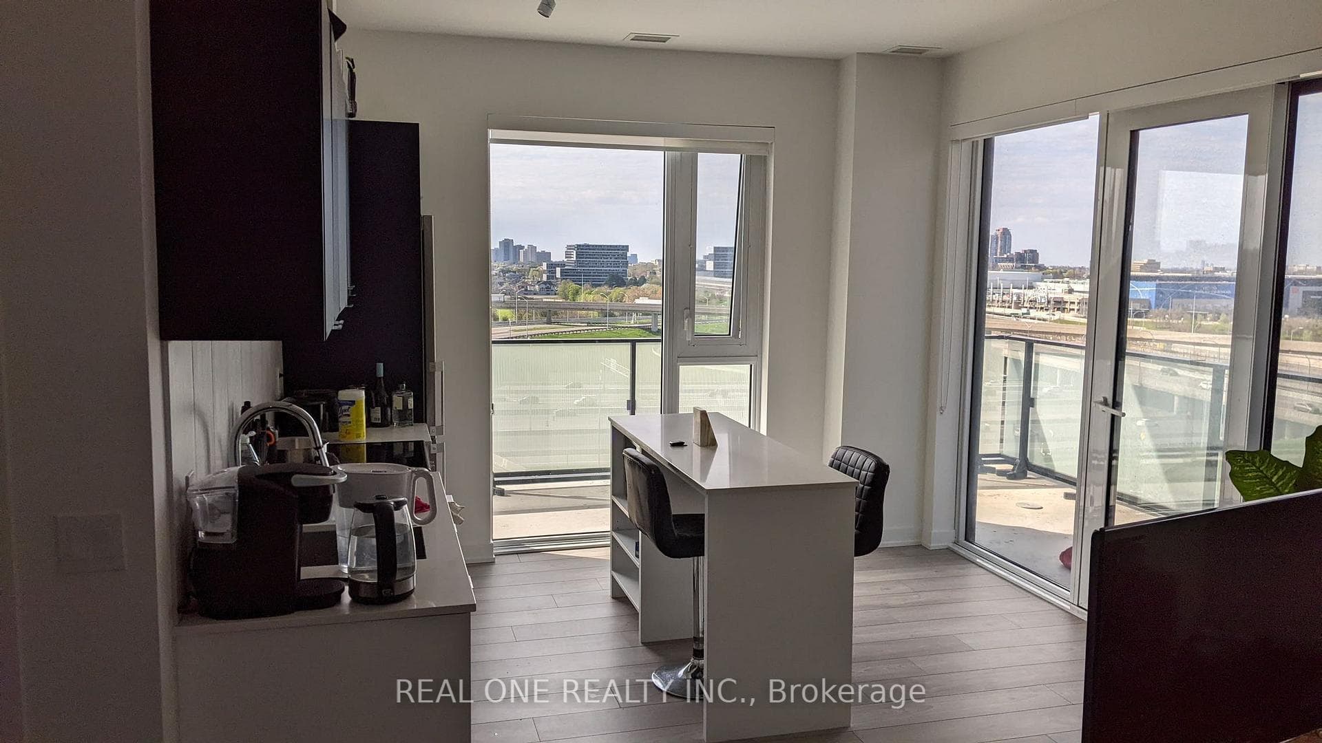 8 Tippett Road Unit 1012 photo 3