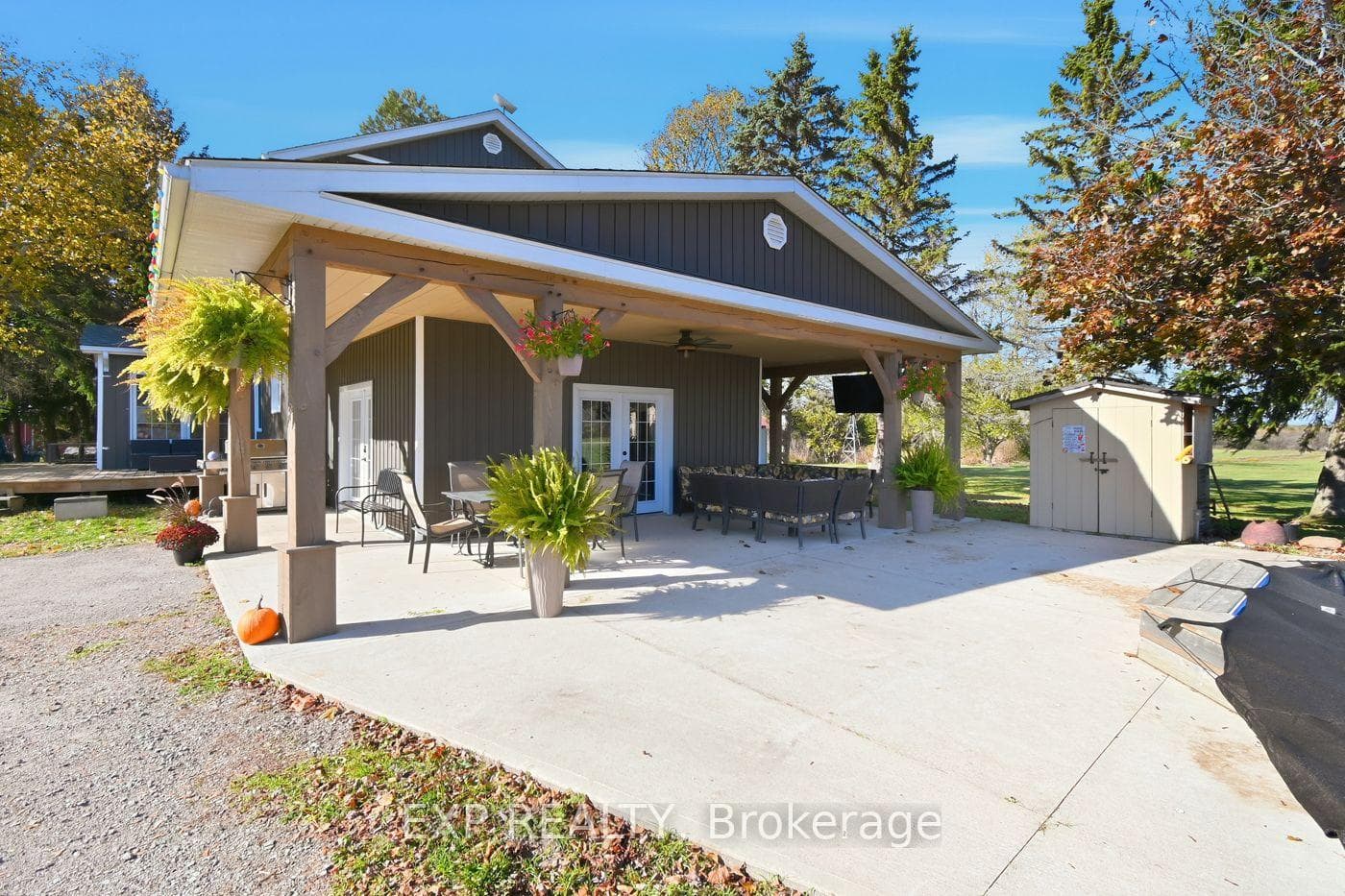 9043 Ridge Road photo 35