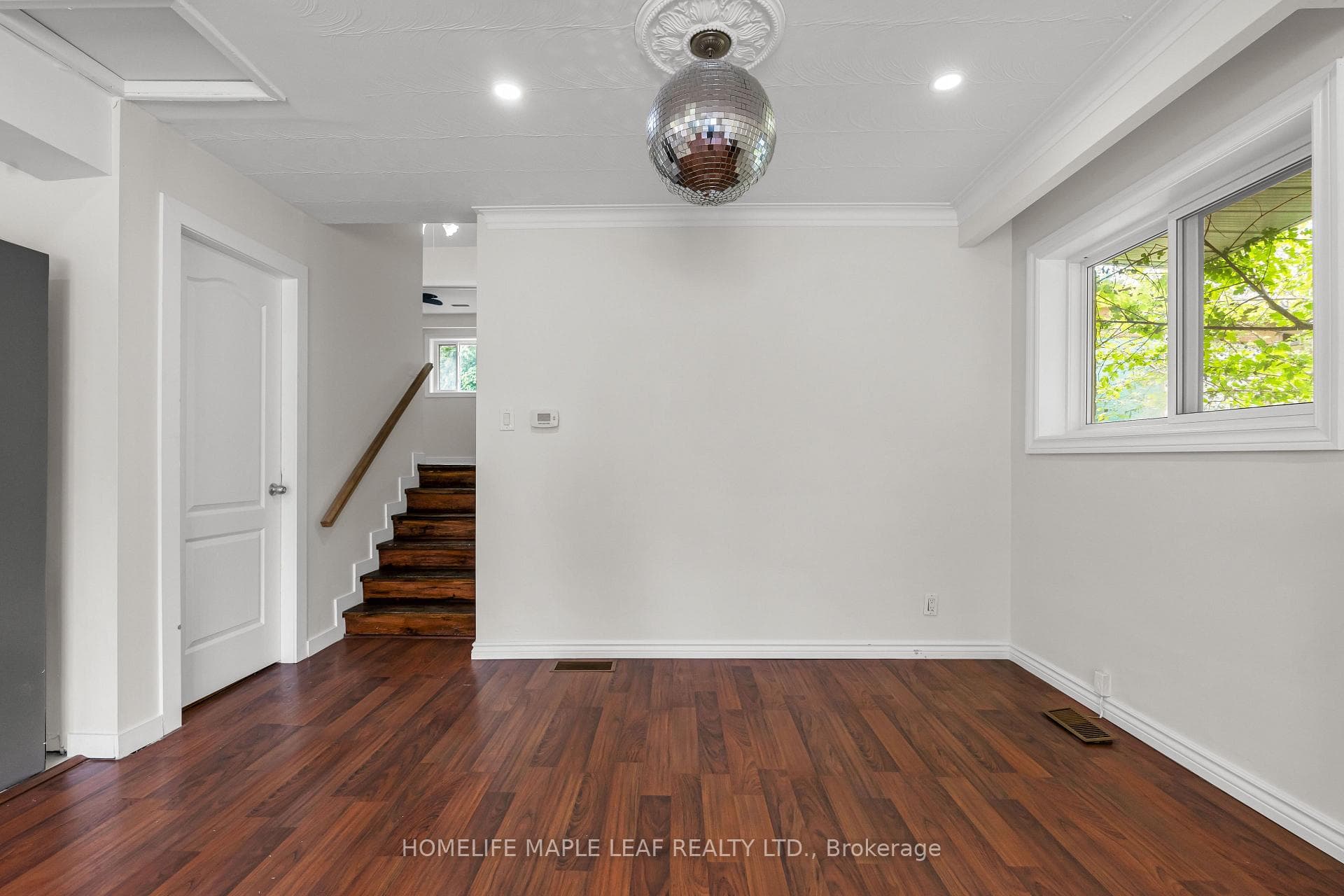 22 Vange Crescent photo 11