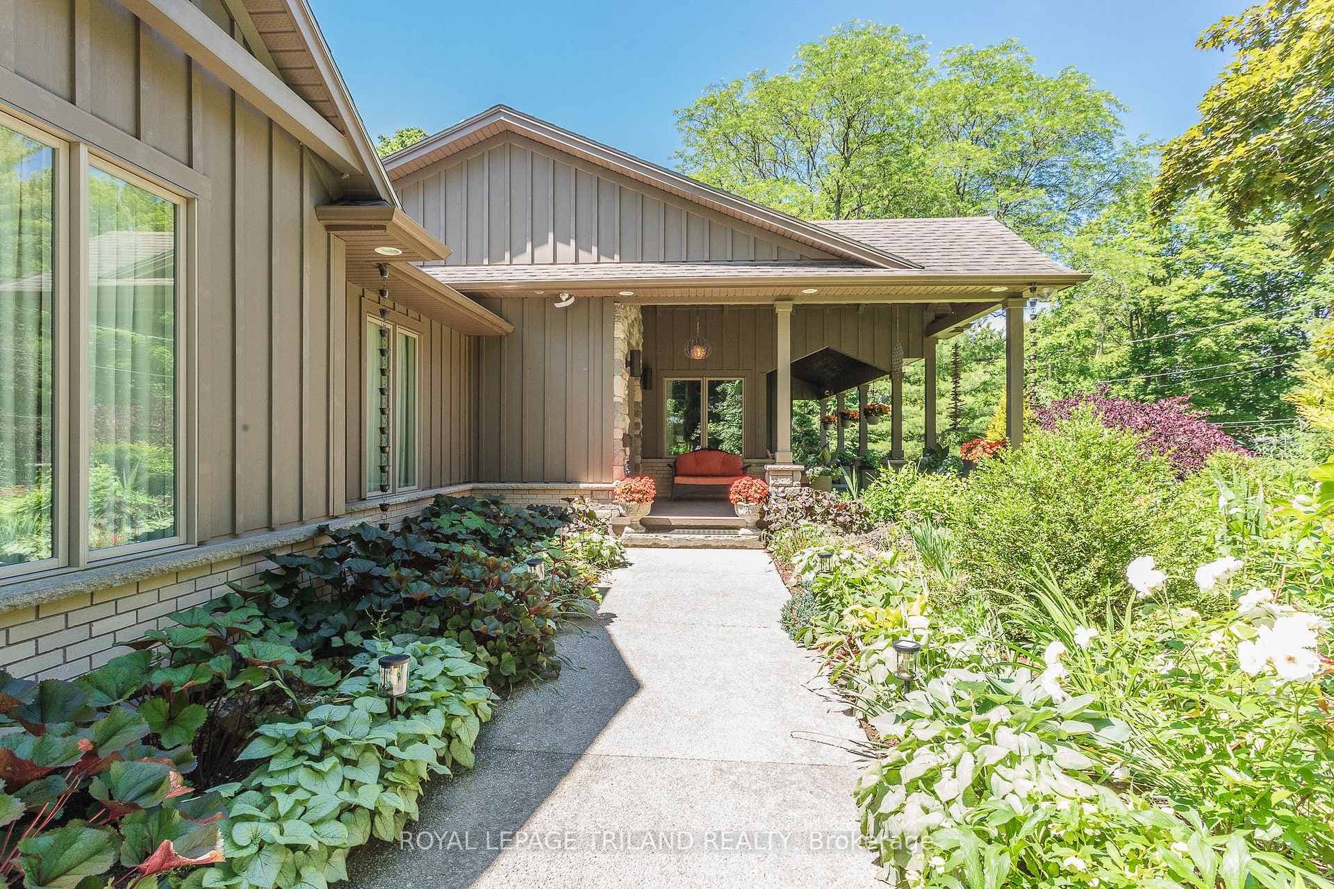 104 Bloomfield Drive photo 3