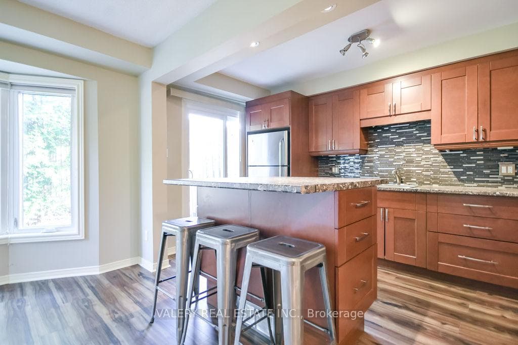 492 Laclie Street Unit 14 photo 8