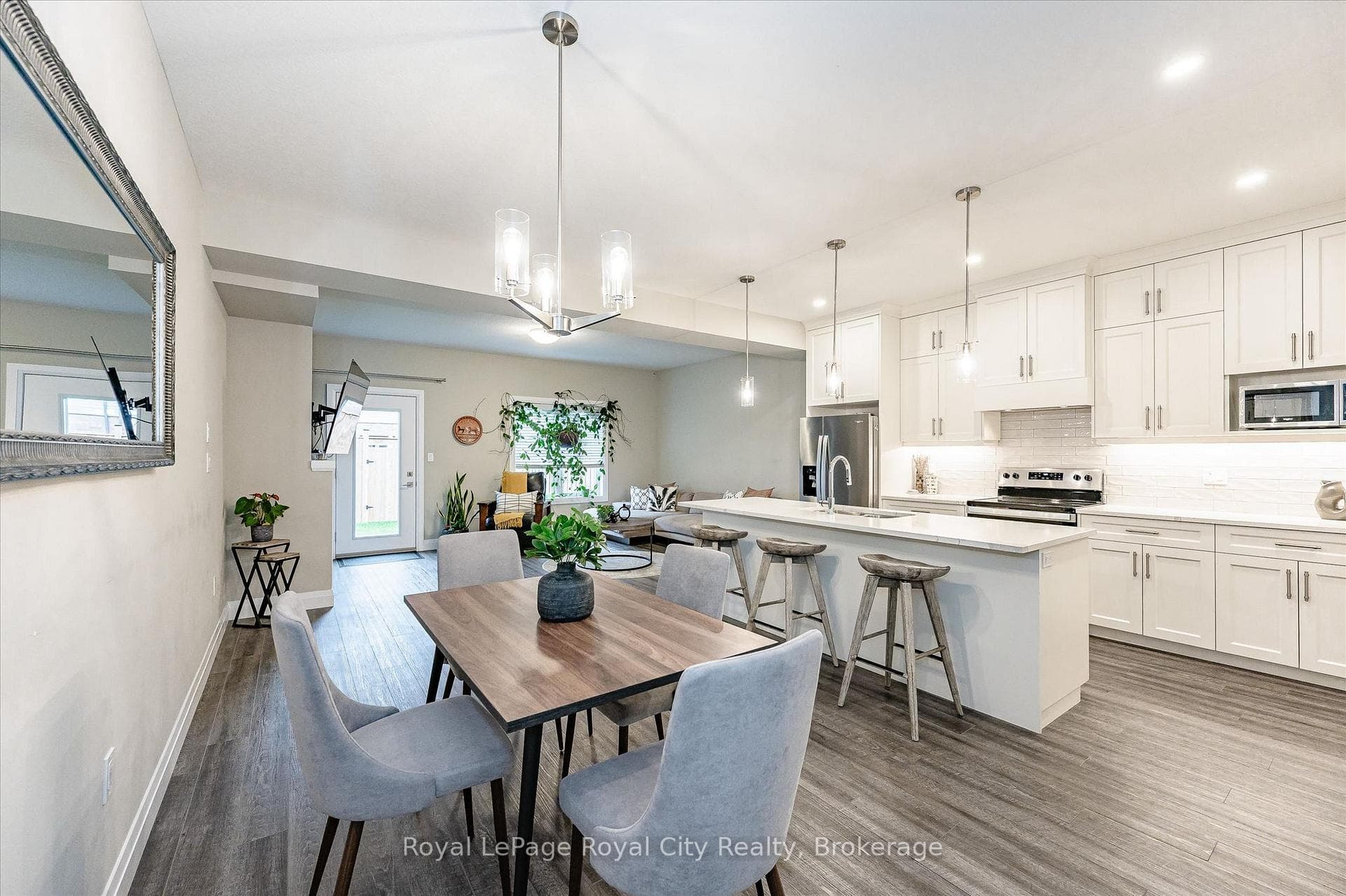 35 WIDEMAN Boulevard Unit 3 photo 4