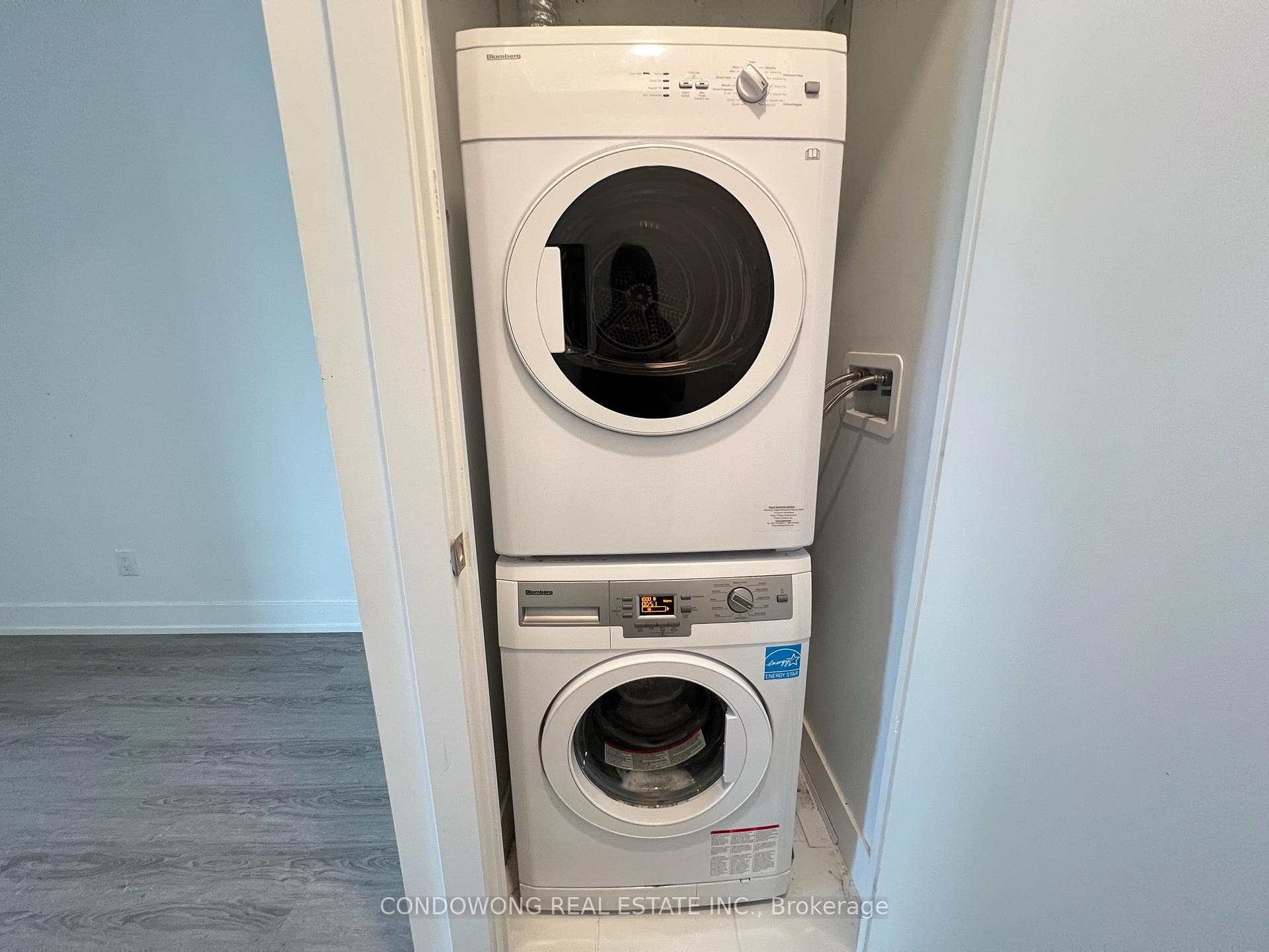Full Size Washer and Dryer