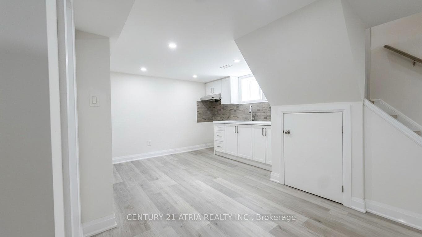 115 Ellington Drive photo 14